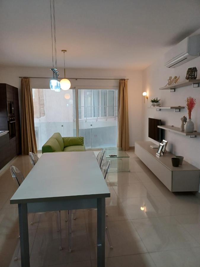 Sliema Apartment Close To Beach Ngoại thất bức ảnh